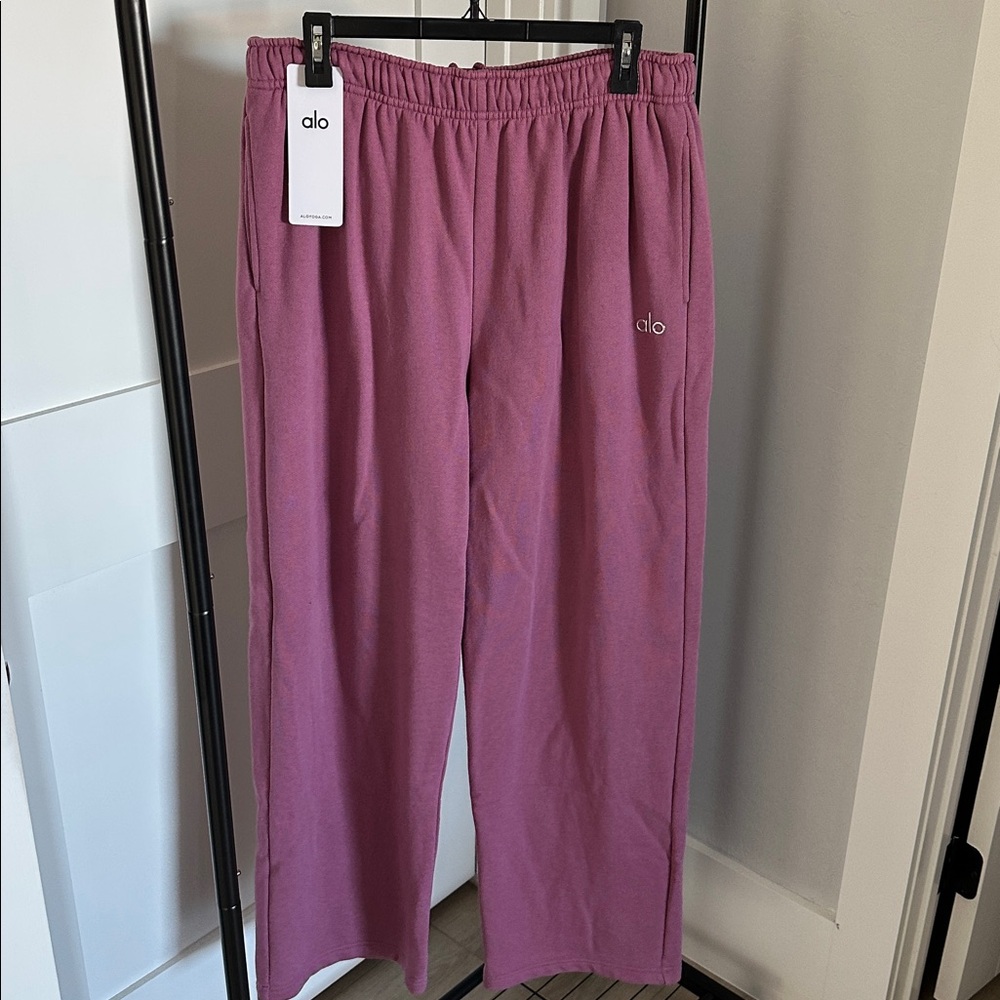 Alo Accolade Straight Leg Sweatpants. Color: Mulberry (worn once, tags detached)